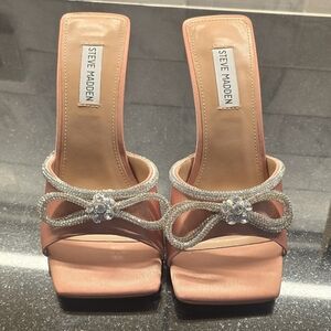 NIB Steve Madden Blush Satin Heels with Rhinestone Bow Women 8
